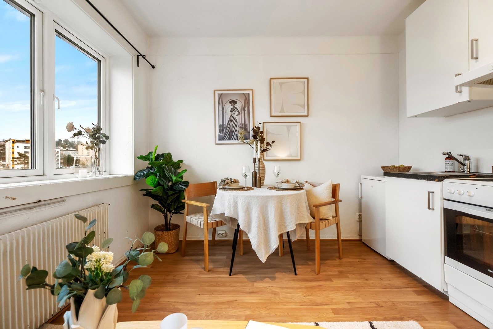 Med leiligheten får du kvaliteter som fyring, varmtvann og internett inkl i fellesutgiftene Galleribilde