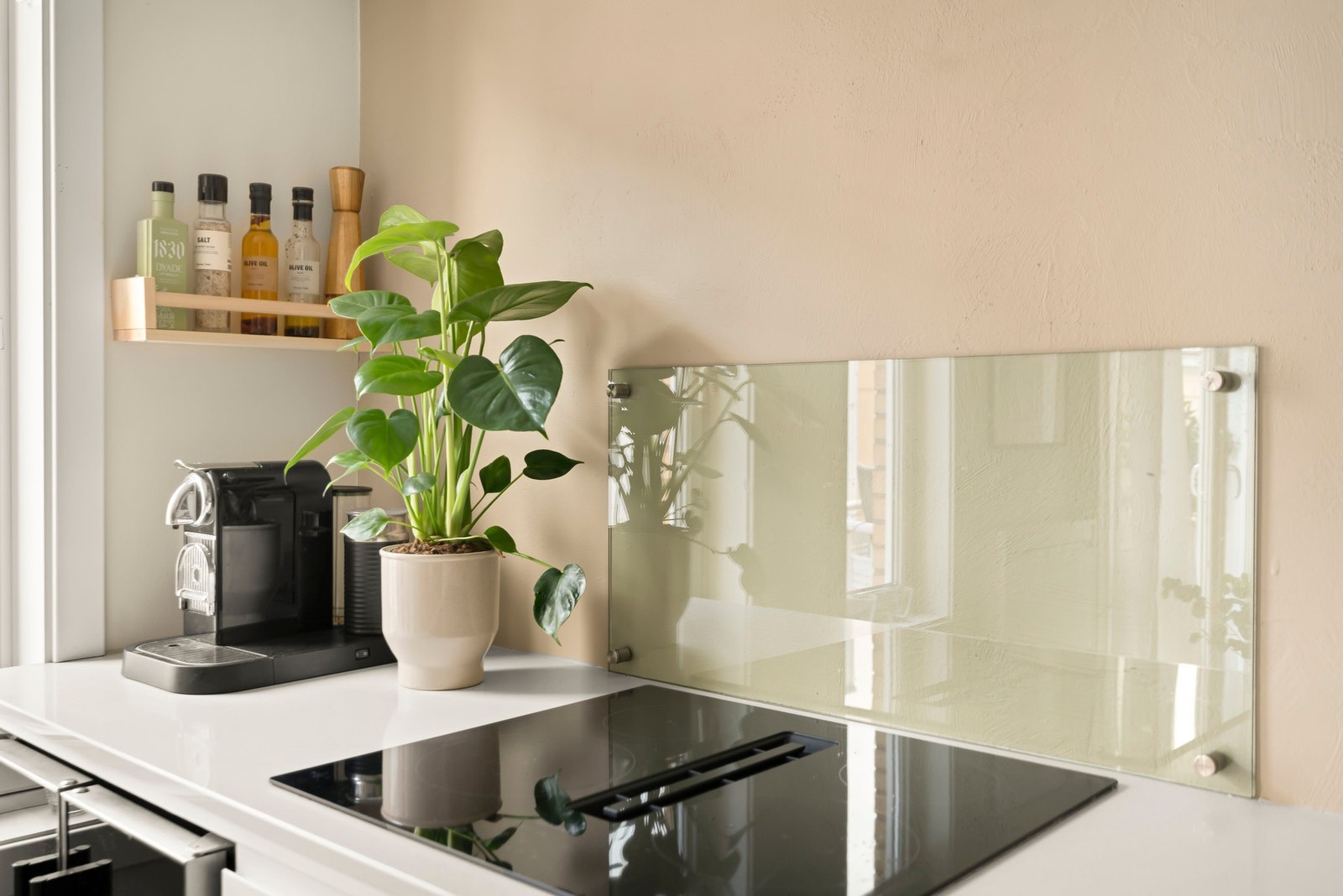 Meget lekker induksjonsplatetopp med integrert ventilator - nye elektriske kurser
til kjøkken ifm. totaloppussing 2022 / 2023 Galleribilde