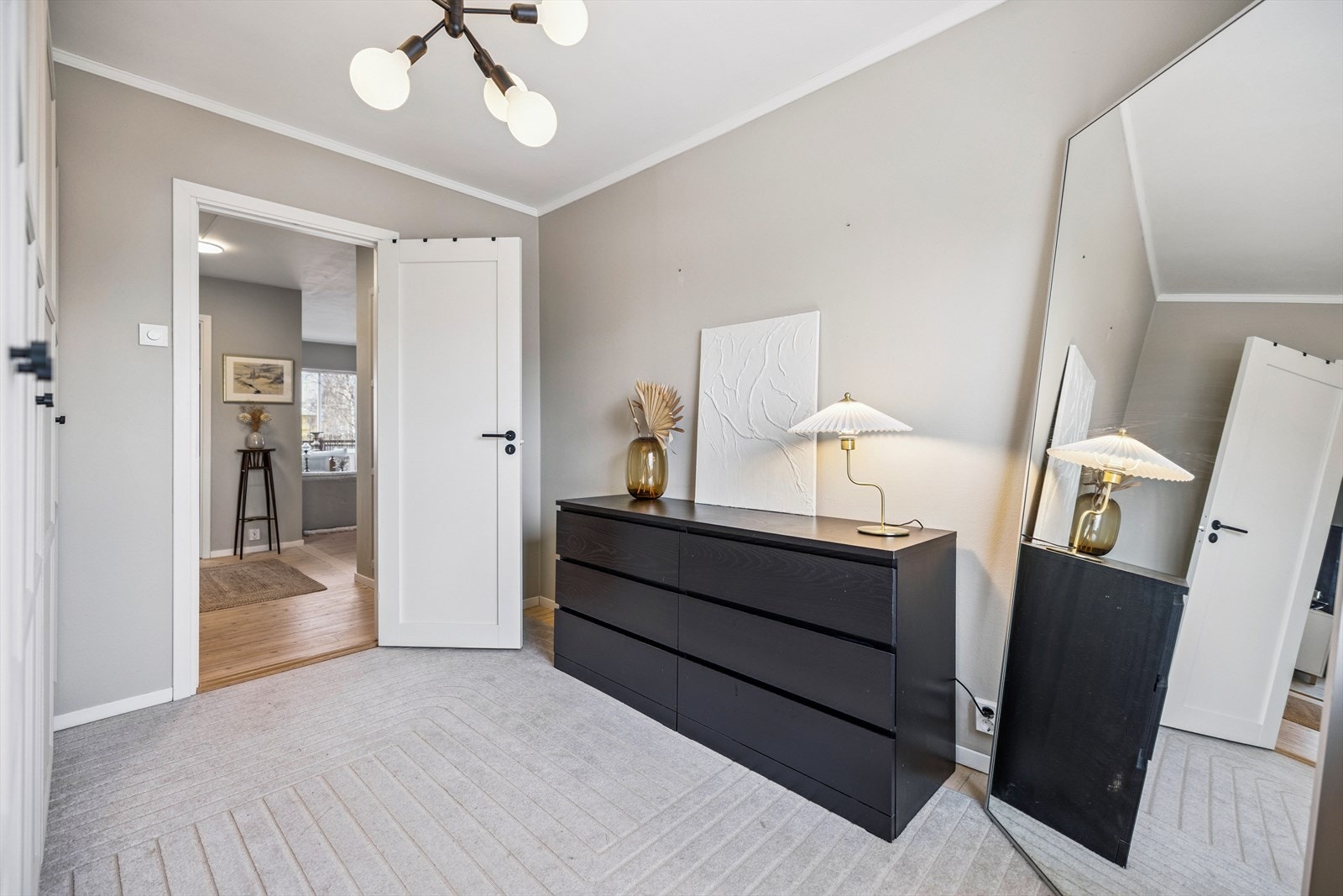 Det andre soverommet egner seg godt som barnerom, gjesterom eller kontor. Galleribilde