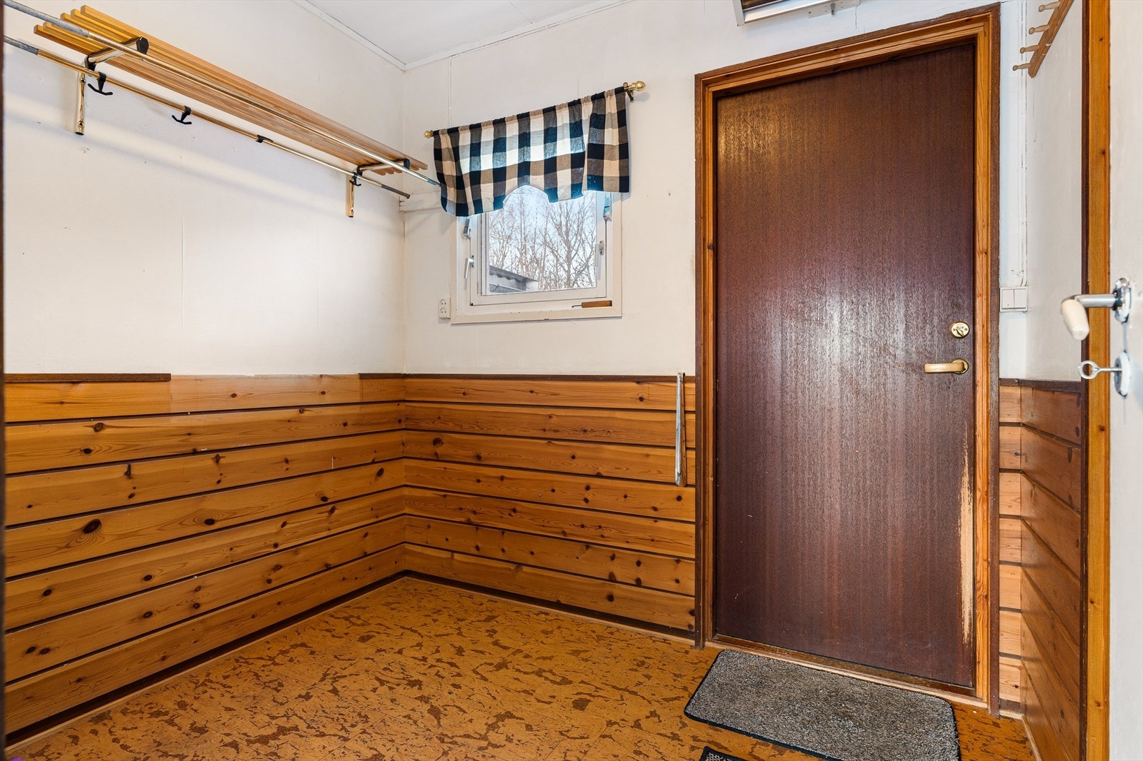 Romslig entre Galleribilde