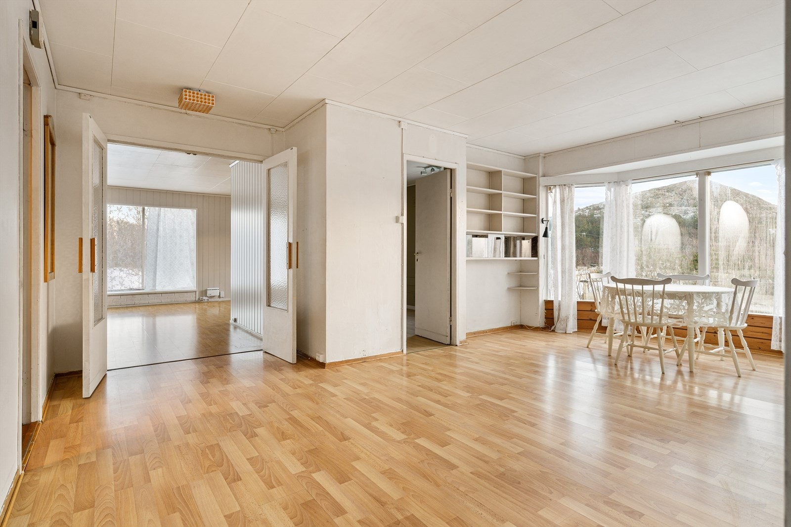 spiestuen på 21m² fungerer som en flott forlengelse av stuearealet og kjøkkenet Galleribilde