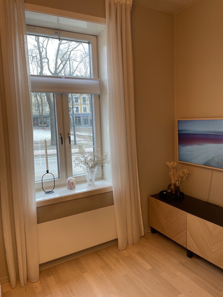 Møblert Galleribilde