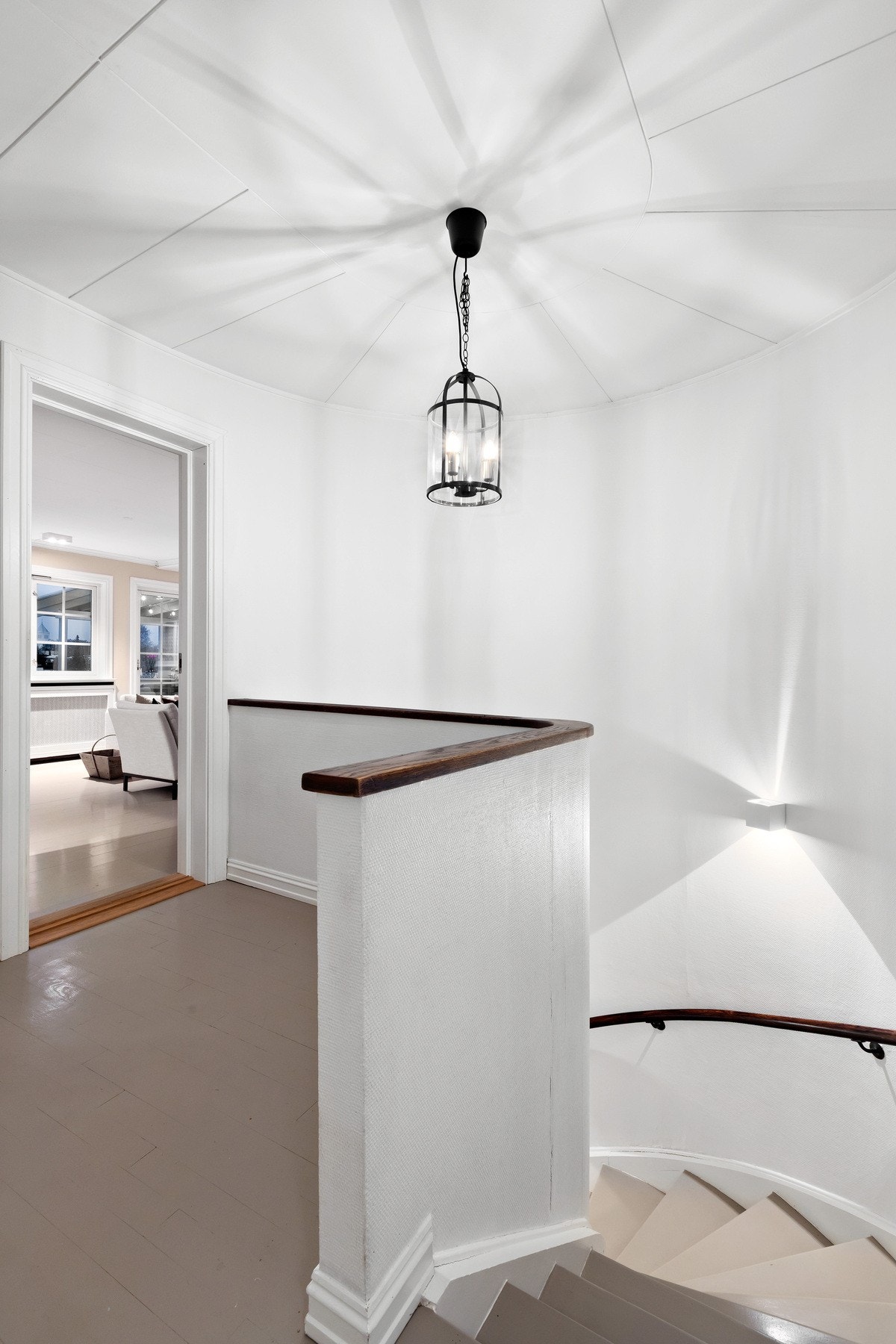 Hall 2. etasje. Galleribilde