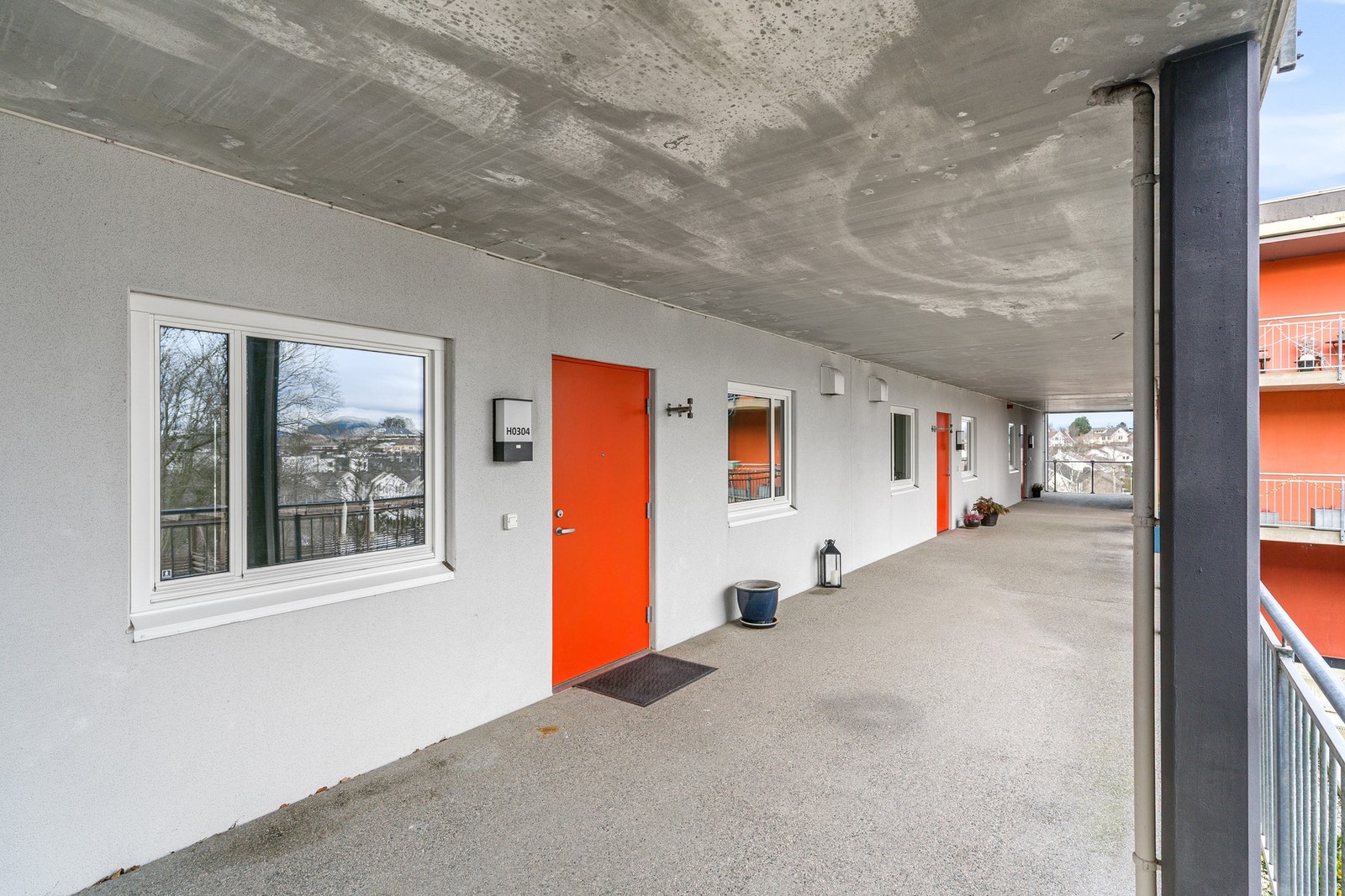 Leiligheten ligger flott til i 3.etasje. Galleribilde