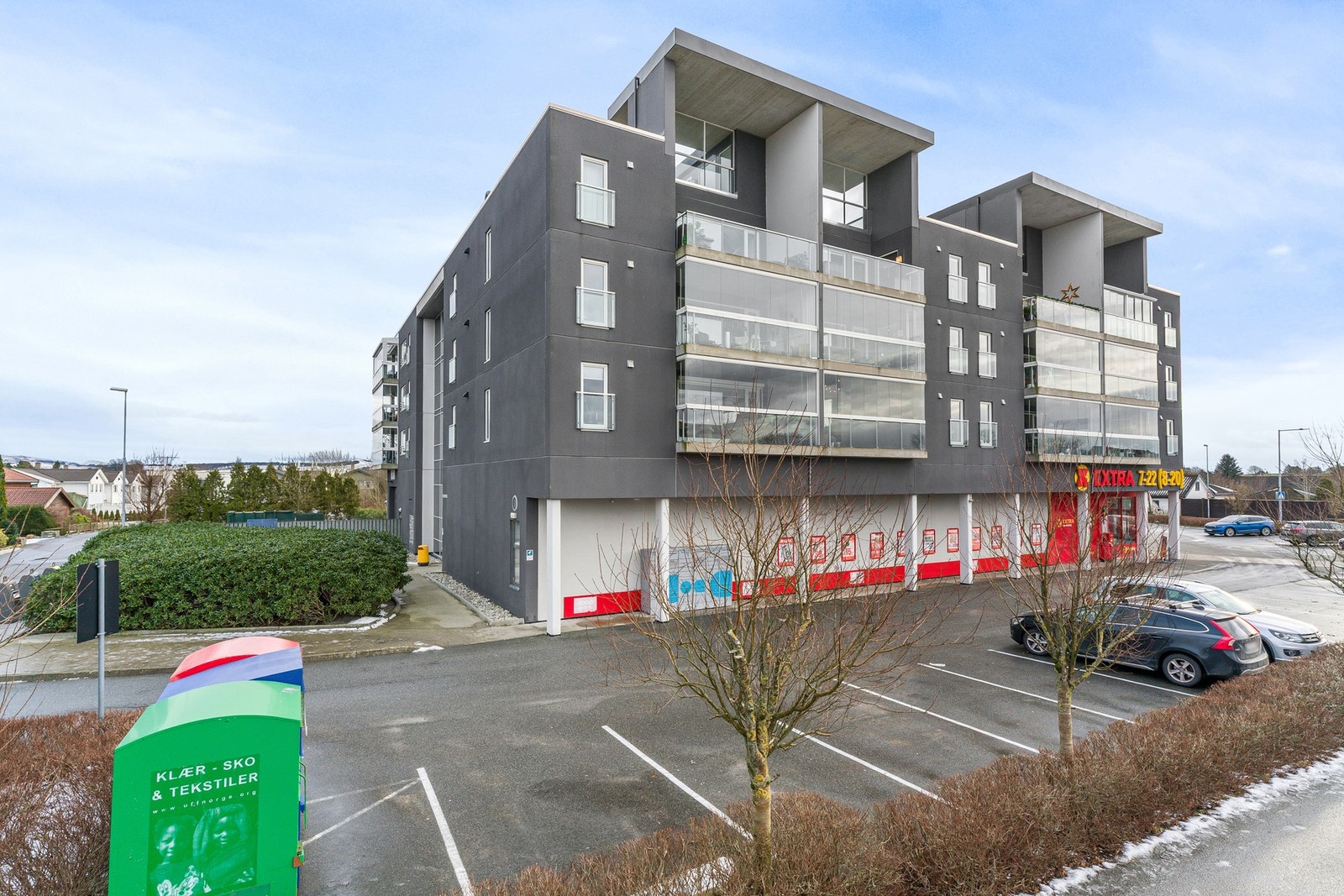 Ved å benytte bil fra Klepp tar det ca. 26 min til Stavanger, 11 min til Bryne, 17 min til Sandnes og 27 min til Stavanger lufthavn, Sola. Galleribilde