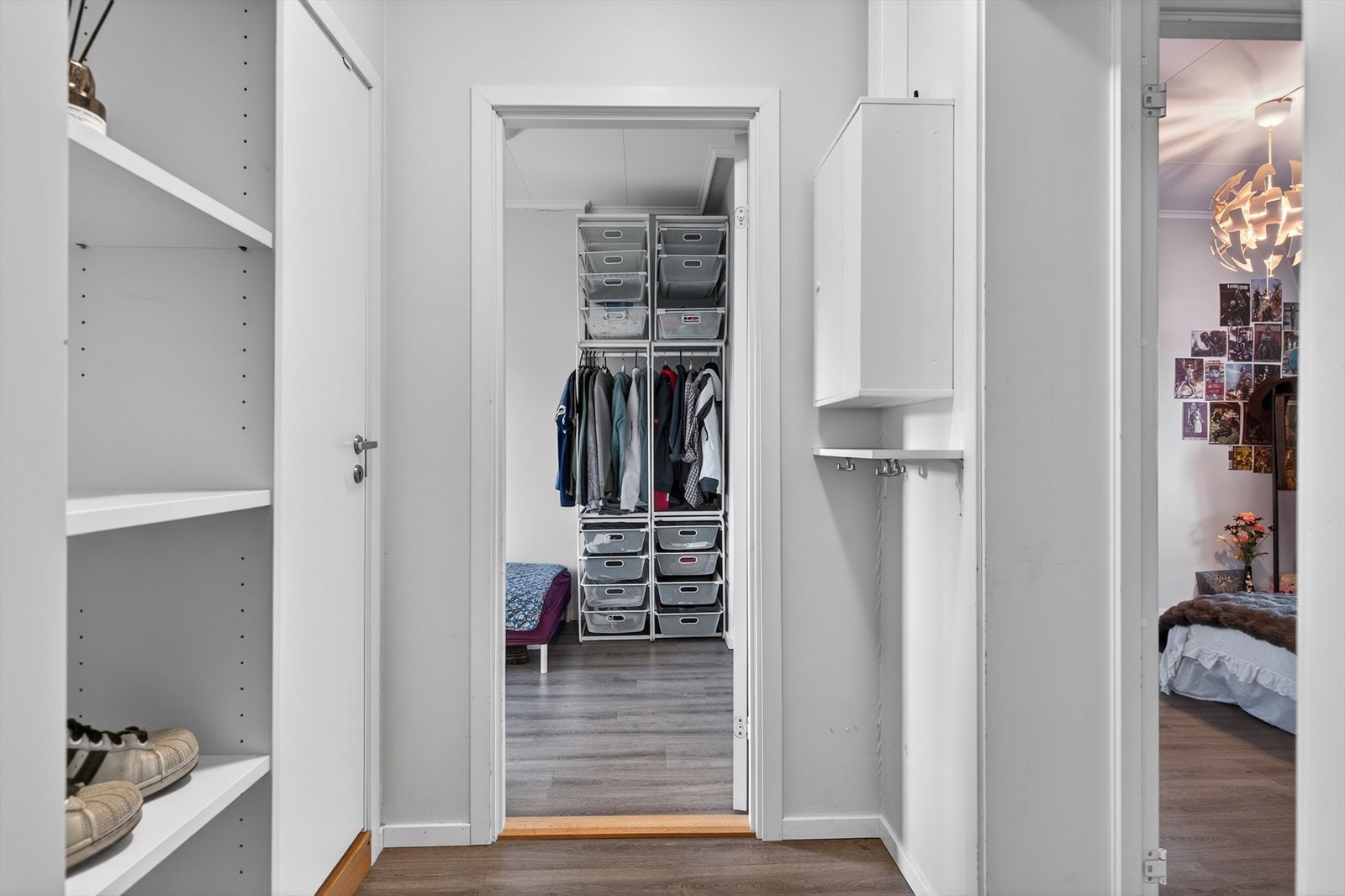 Entré/gang med plass til oppbevaring av yttertøy og sko. Galleribilde