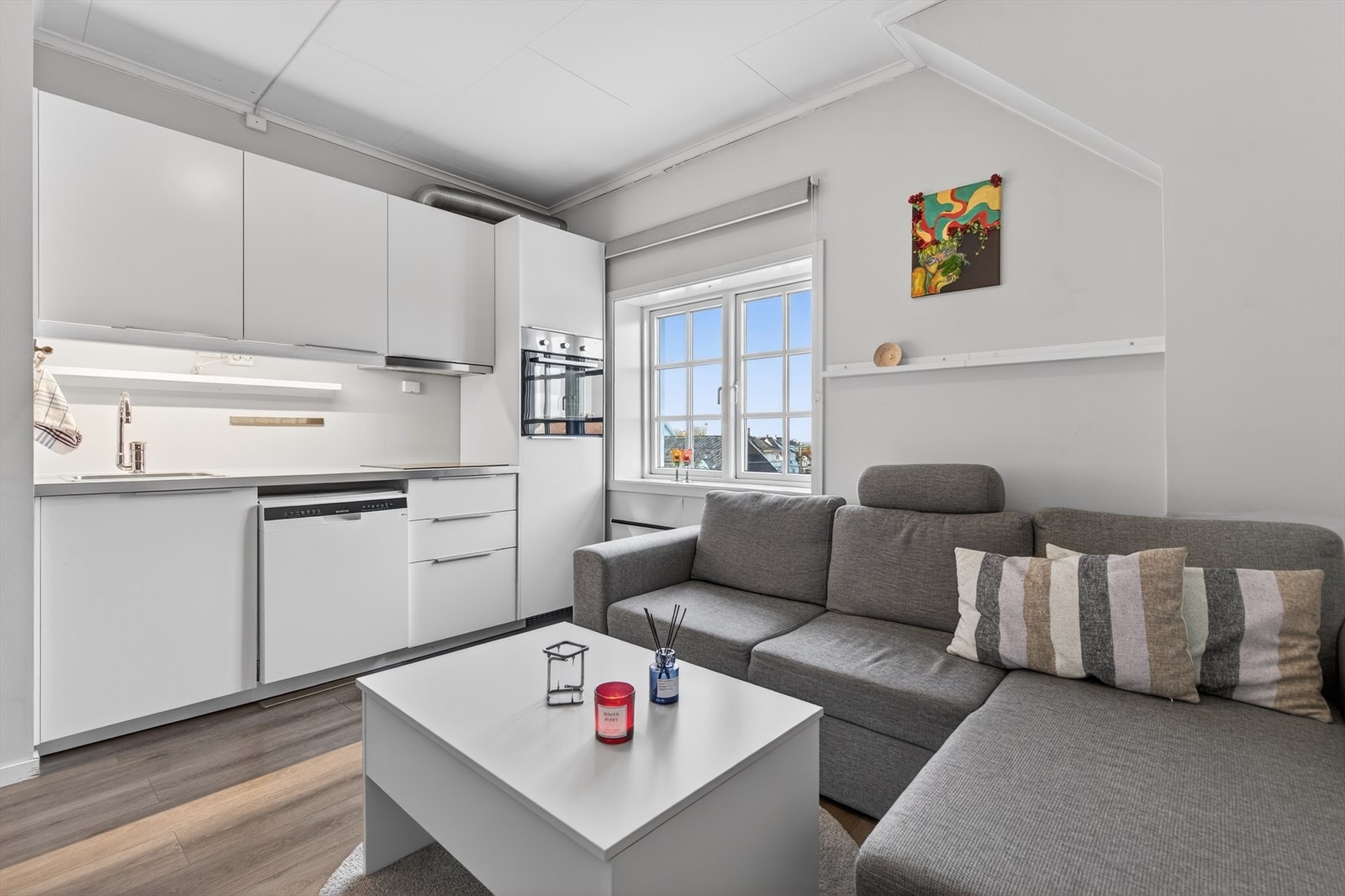 Leiligheten har en moderne og arealeffektiv løsning. Galleribilde