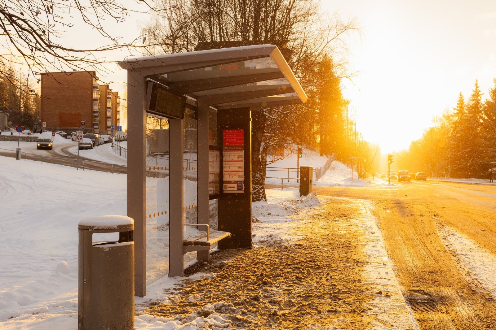 Bussholdeplass grenser til tomten. Her kommer du deg enkelt til knutepunkter som Helsfyr. Galleribilde