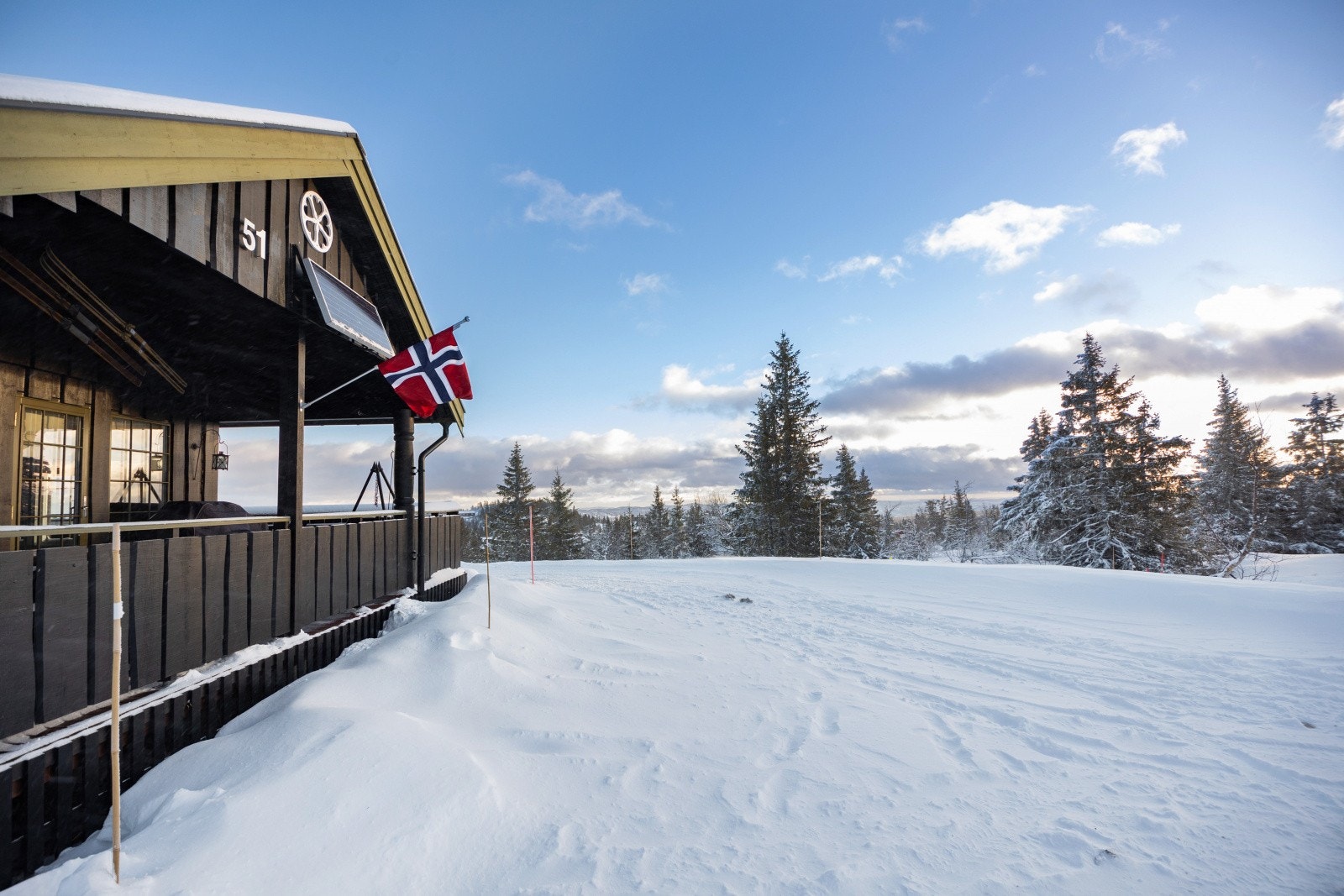 Denne hytta byr på ekte fjellhygge i naturskjønne omgivelser - en perfekt base for både avslapning og aktiviteter året rundt! Galleribilde