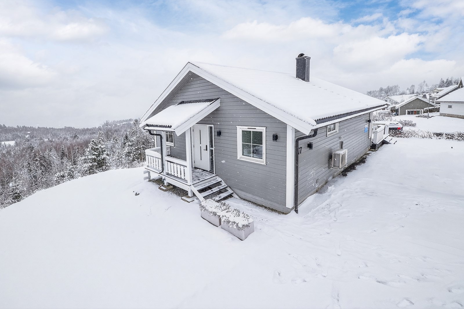 Overbygd inngangsparti. Galleribilde