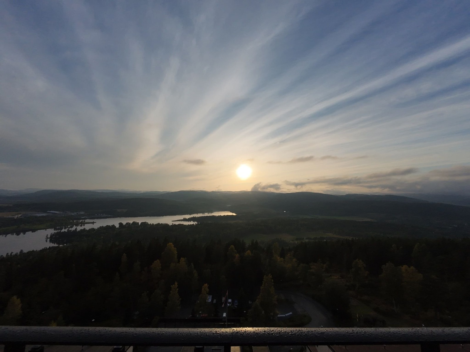 hvem trenger skjerm nå man har dette ut av soverommet og stuevinduet hver dag? Galleribilde