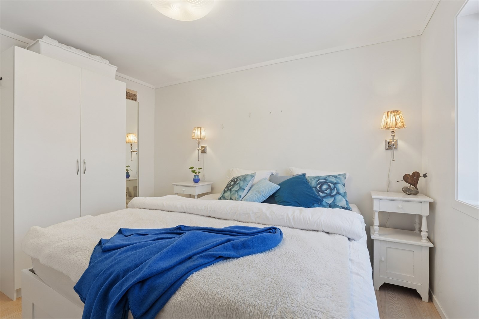 Her er det satt inn garderobeskap Galleribilde