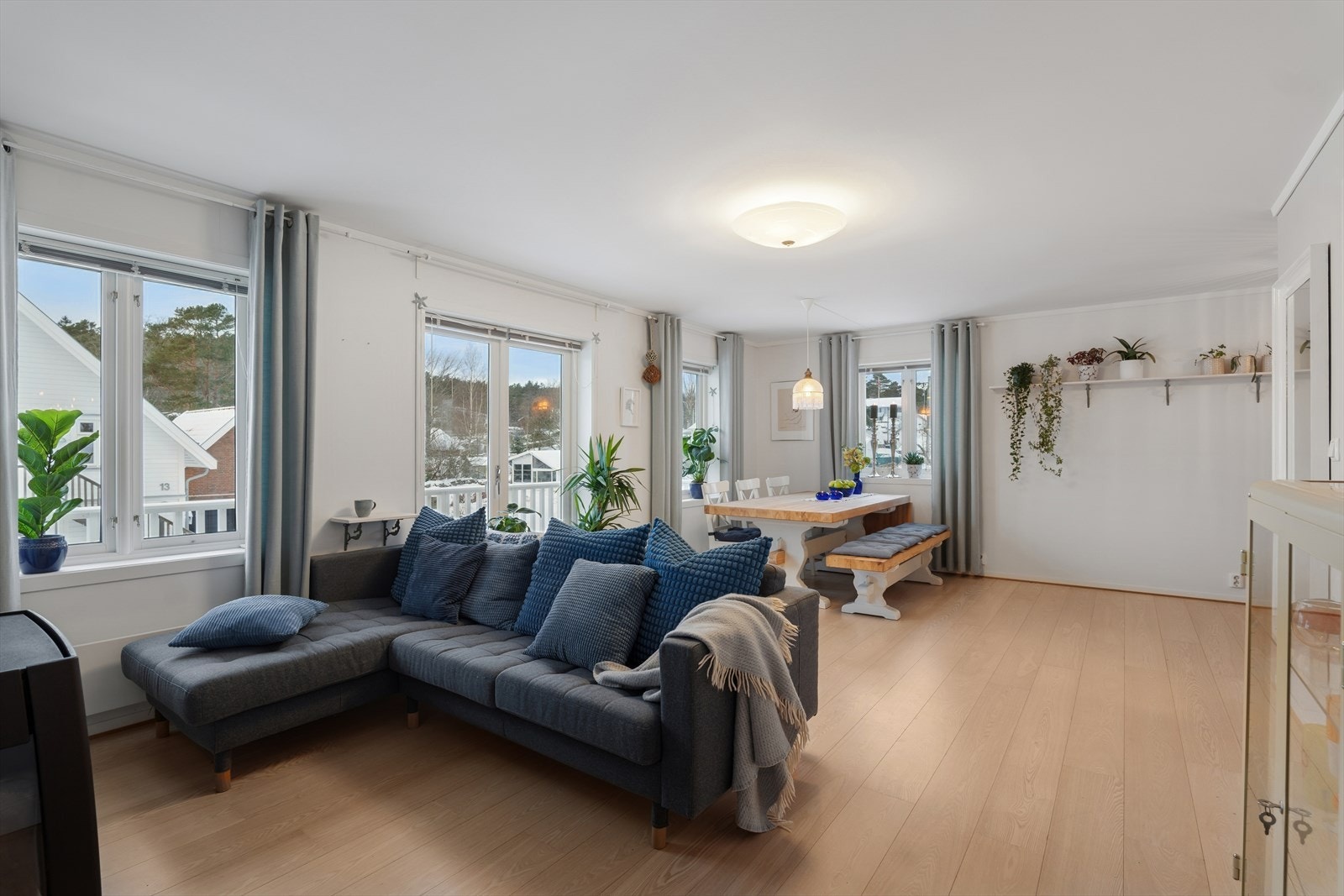 Hele boligen er holdt i lyse delikate nyanser Galleribilde