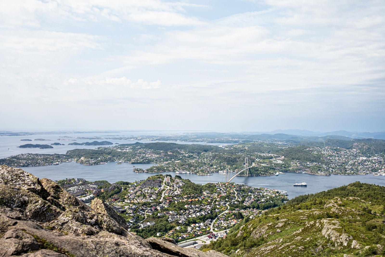 Det er flotte turmuligheter både ved blant annet Lyderhorn. Galleribilde