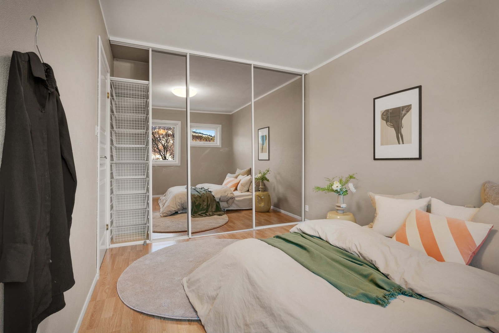 De måler henholdsvis 10,8 m², 9,7 m² og 12,5 m². Galleribilde