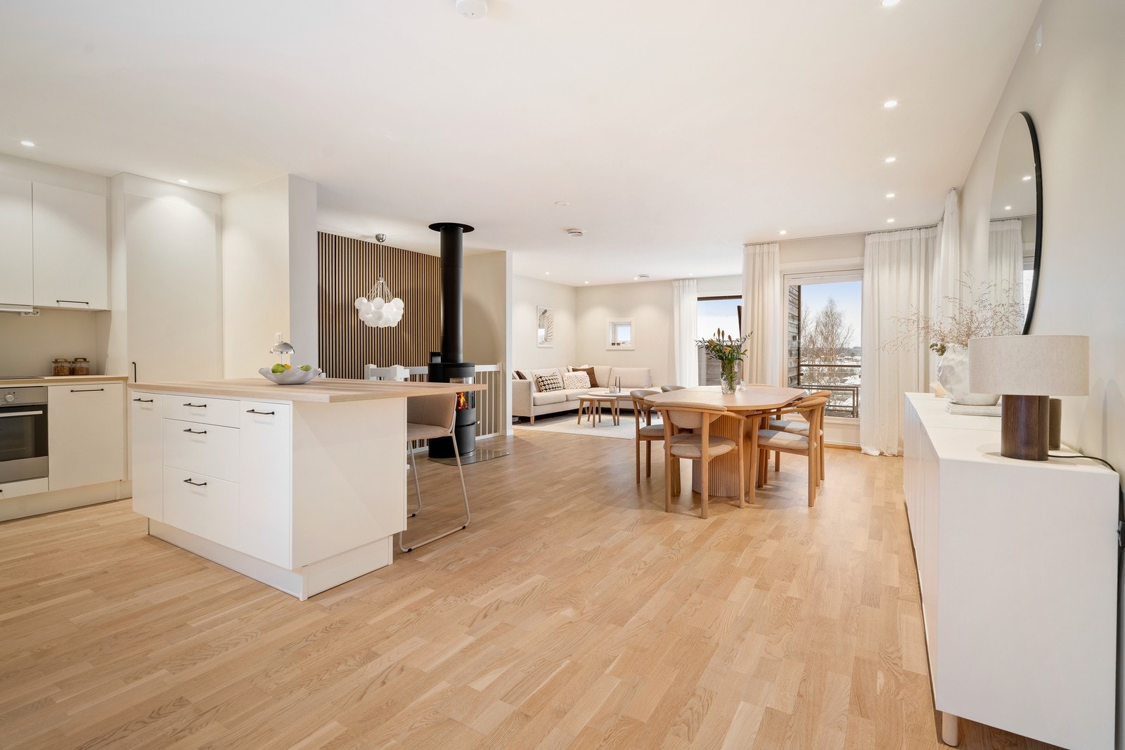 Velkommen til et pent og moderne rekkehus i Trollfaret 16! Galleribilde