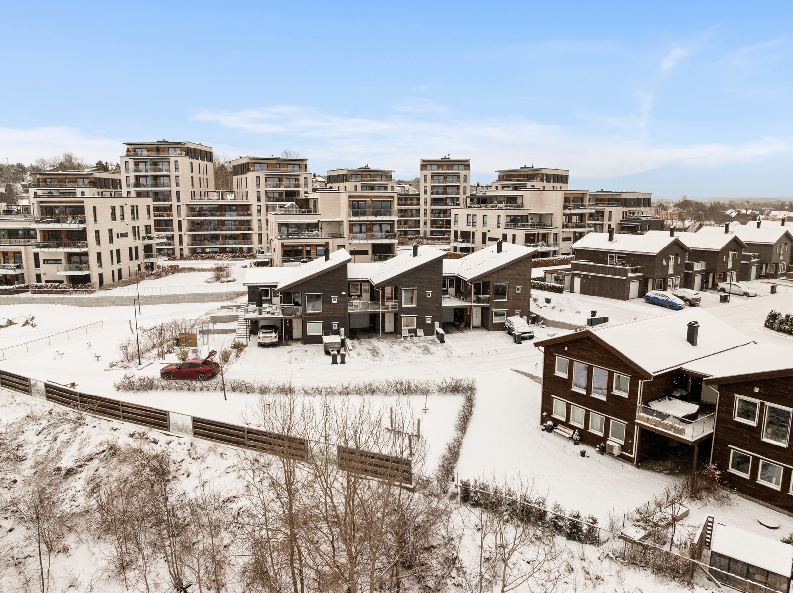 Her bor du barnevennlig og rolig, med kort vei til barnehager, skoler og nærbutikk. Galleribilde