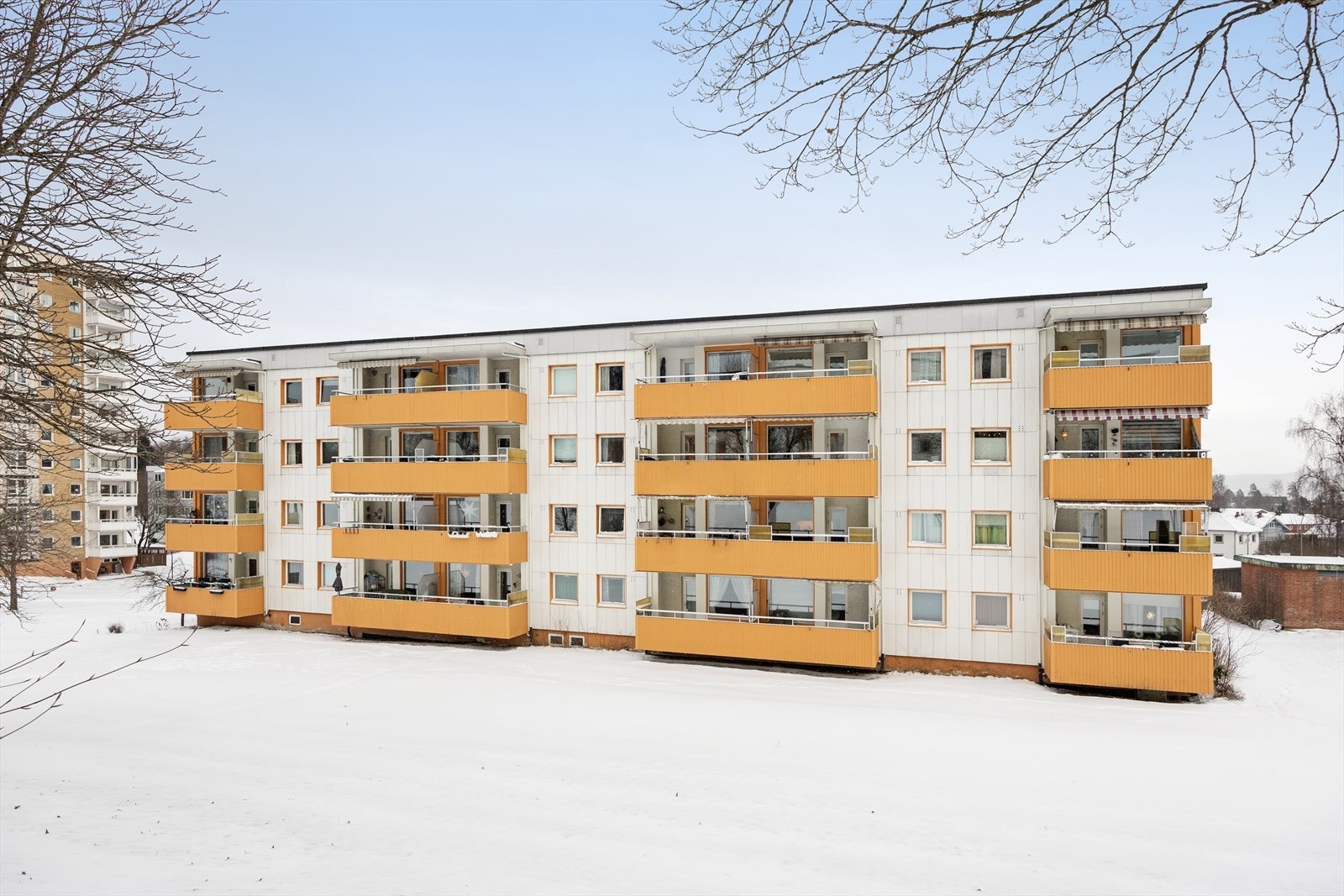 Bygget ligger i et etablert boligområde. Galleribilde