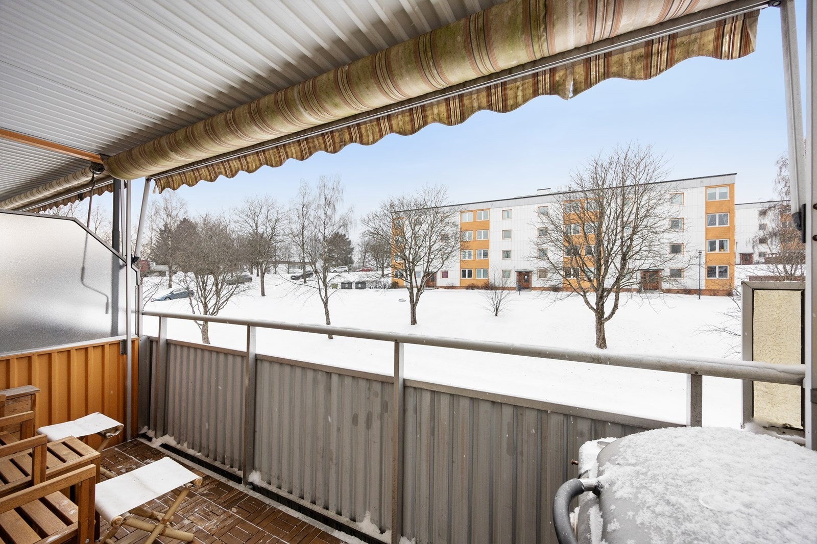 En praktisk markise gir mulighet for solskjerming. Galleribilde