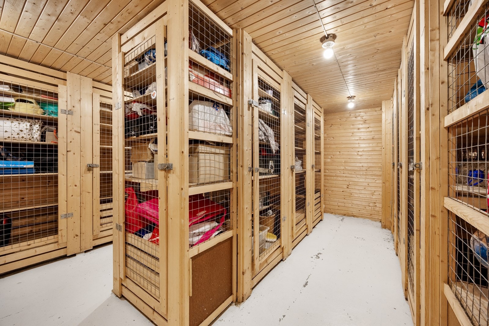 I tillegg medfølger en praktisk nettingbod i felles bodareal. Galleribilde