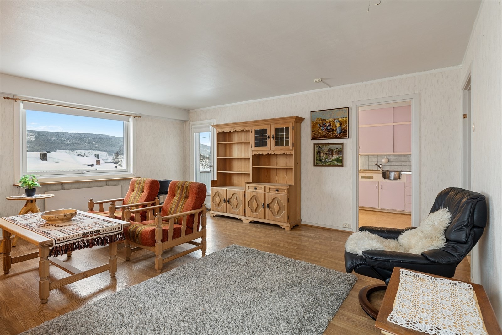 I stuen får du plass til sofagruppe og tilhørende møbler. Galleribilde