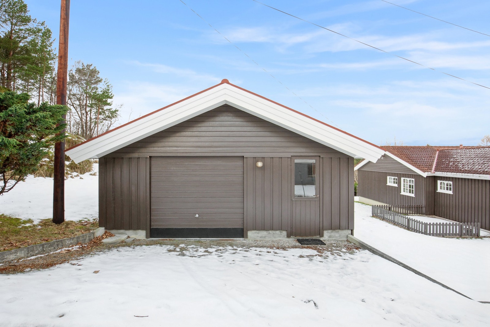 Garasje med 2 boder Galleribilde