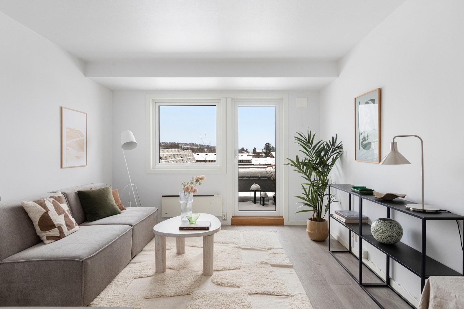 Ali Hashmi ved din lokale eiendomsmegler EIE Stovner har gleden av å presentere Stovner Senter 1! Galleribilde