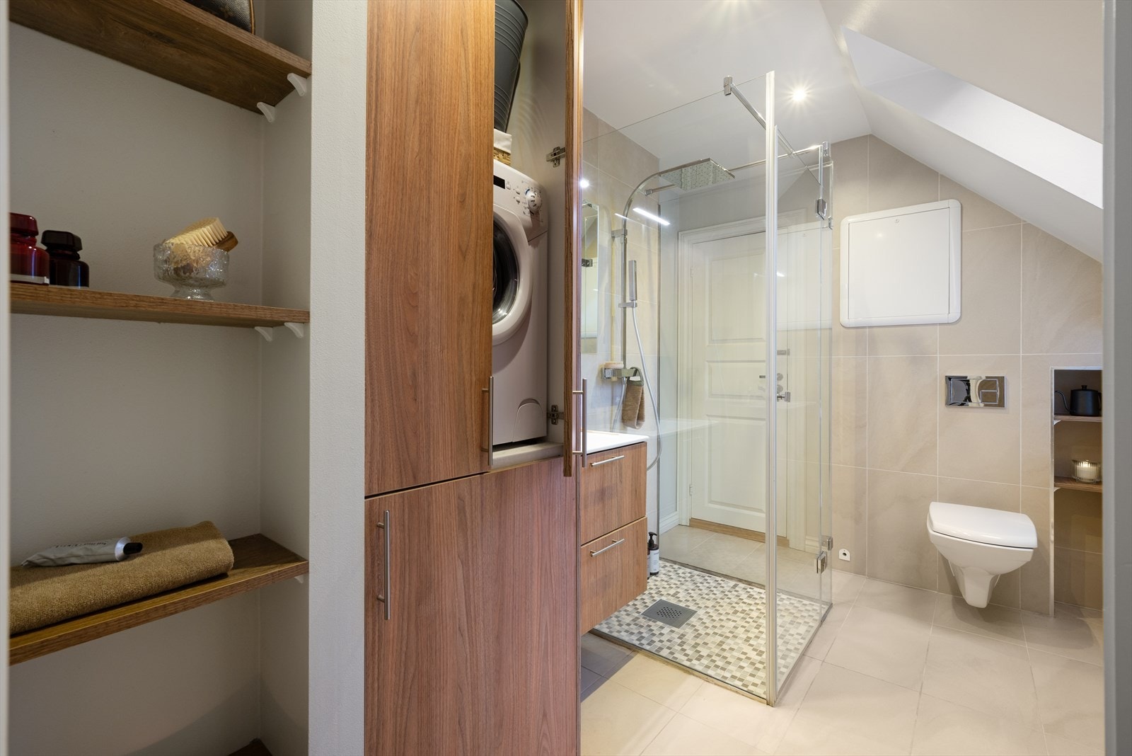 Praktisk løsning med vaskemaskin. Galleribilde