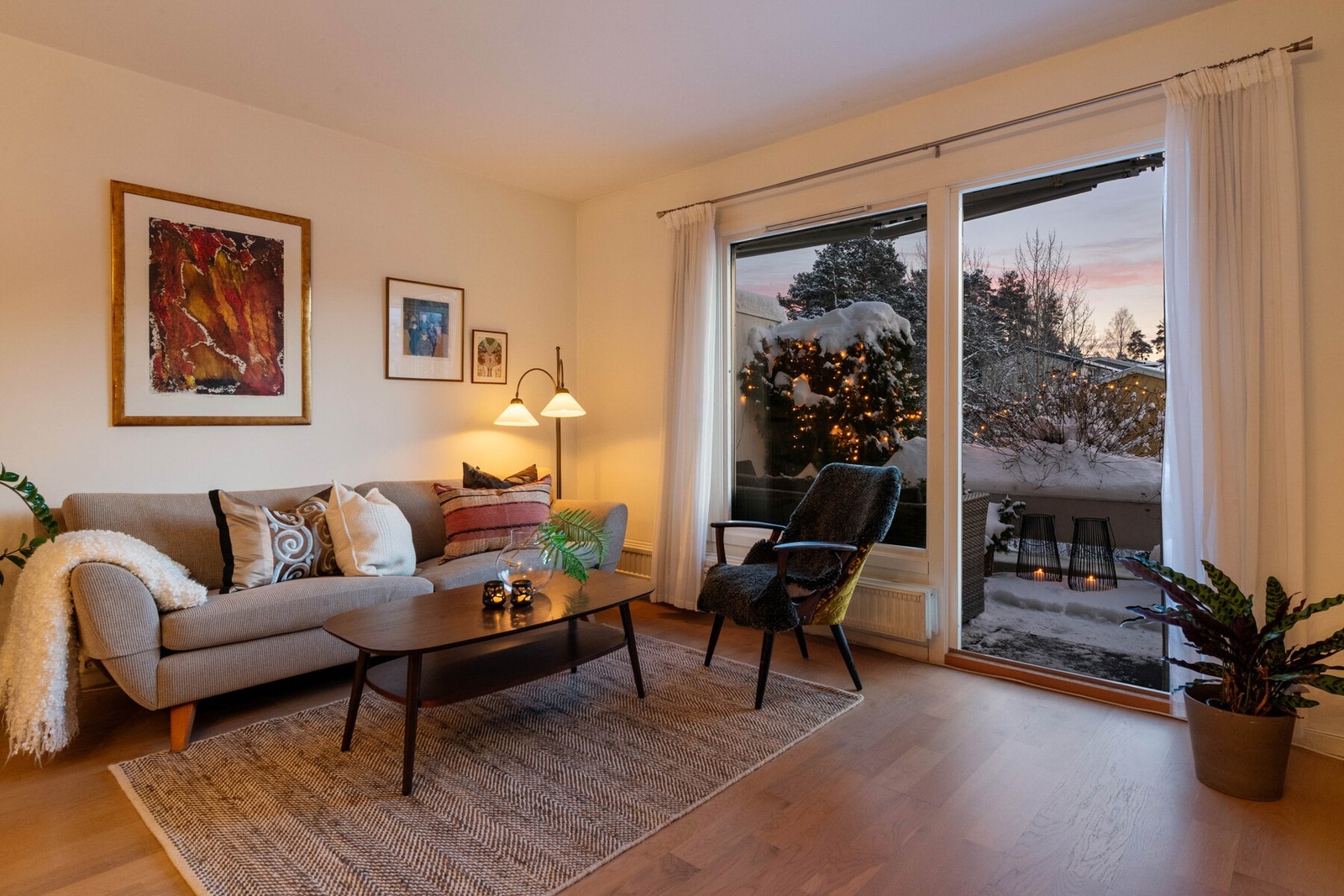 Hyggelig sofakrok med utgang til balkong. Vannbåren oppvarming med fjernvarme. Galleribilde