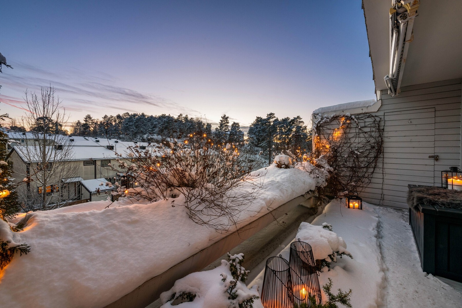 Balkongen utenfor stuen er 12 m², samt utebod på 2 m². Galleribilde