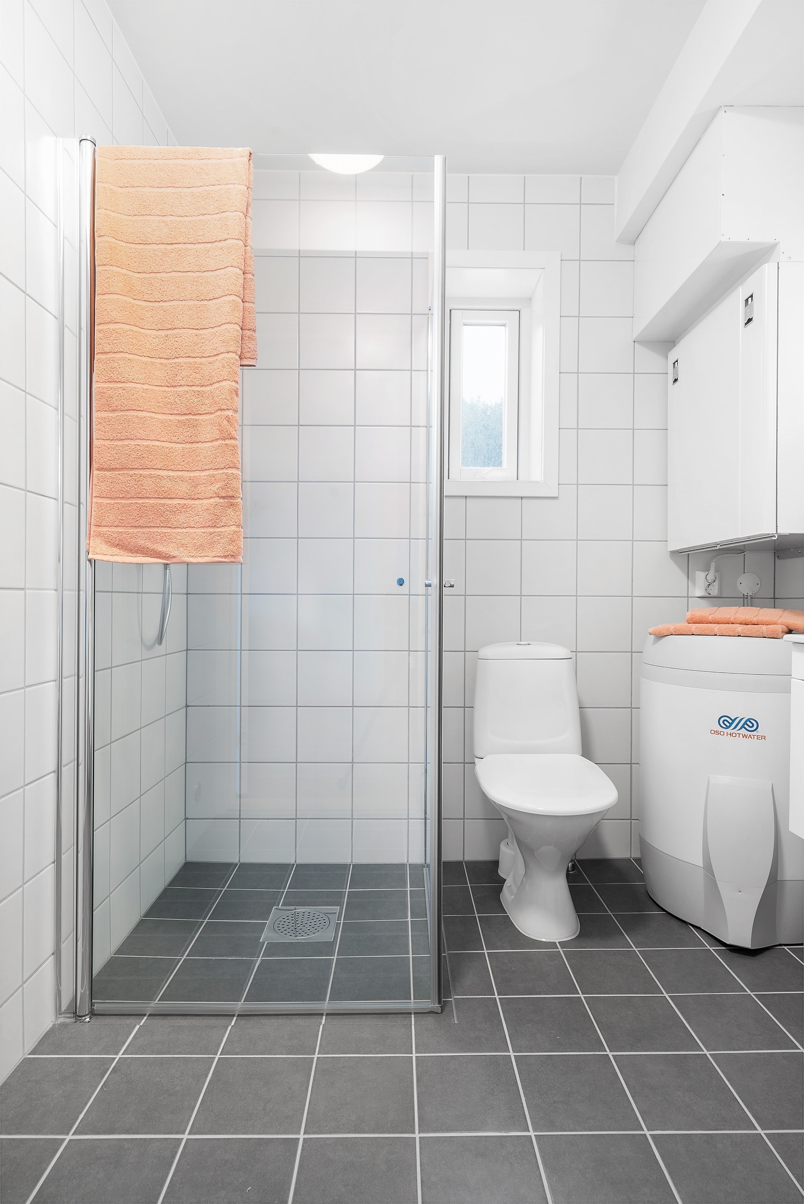 Bad i 3-roms leilighet Galleribilde