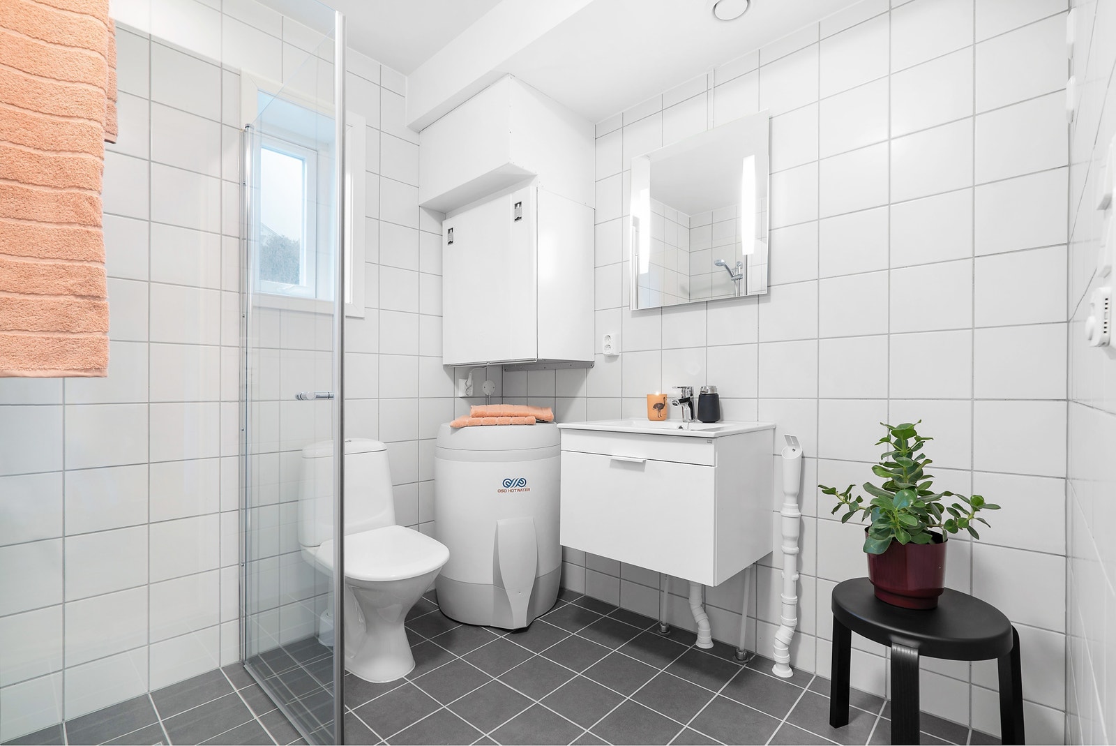 Bad i 3-roms leilighet Galleribilde