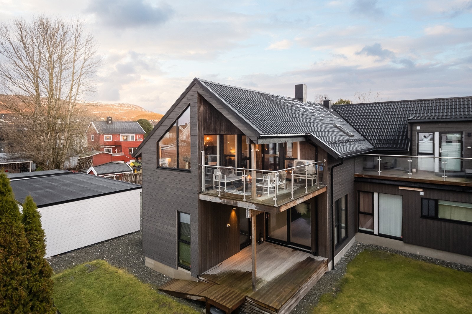 Leiligheten ligger på Stokmoen, kun få minutters gange fra Stjørdal sentrum med sine fasiliteter Galleribilde