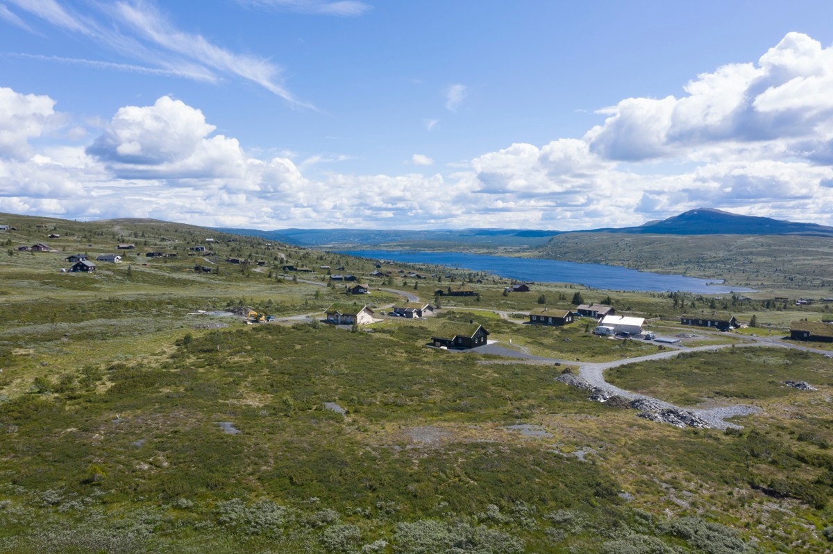 Bildene er fra tomteområdet. Det er bygget på flere tomter siden bildene ble tatt Galleribilde
