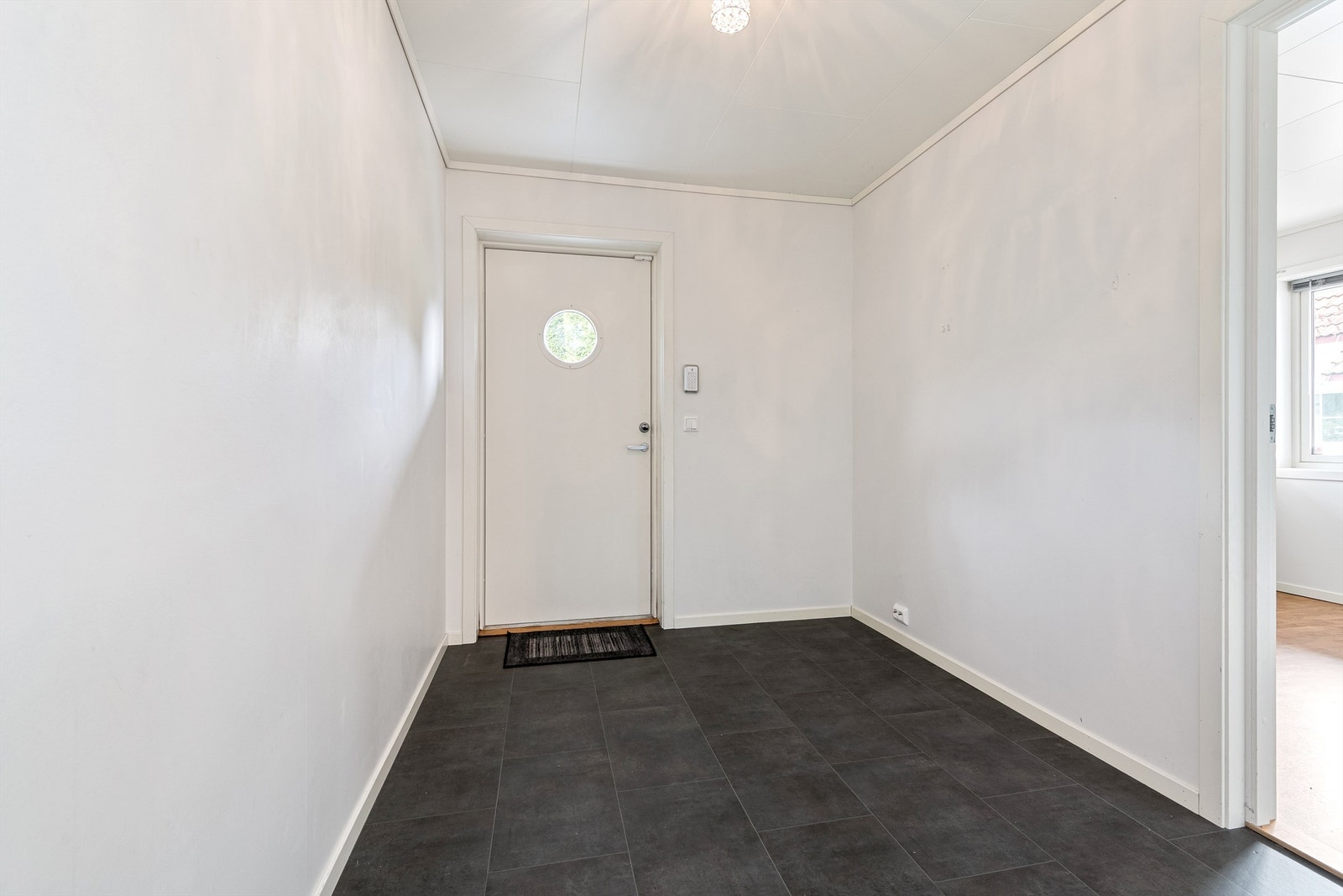 Entrè med mulighet for montering av garderobeløsning Galleribilde