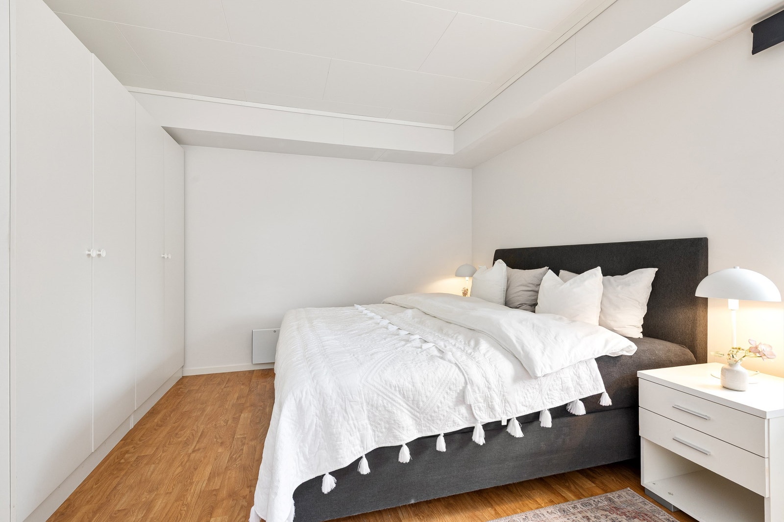 På hovedsoverommet har du en romslig garderobeløsning Galleribilde