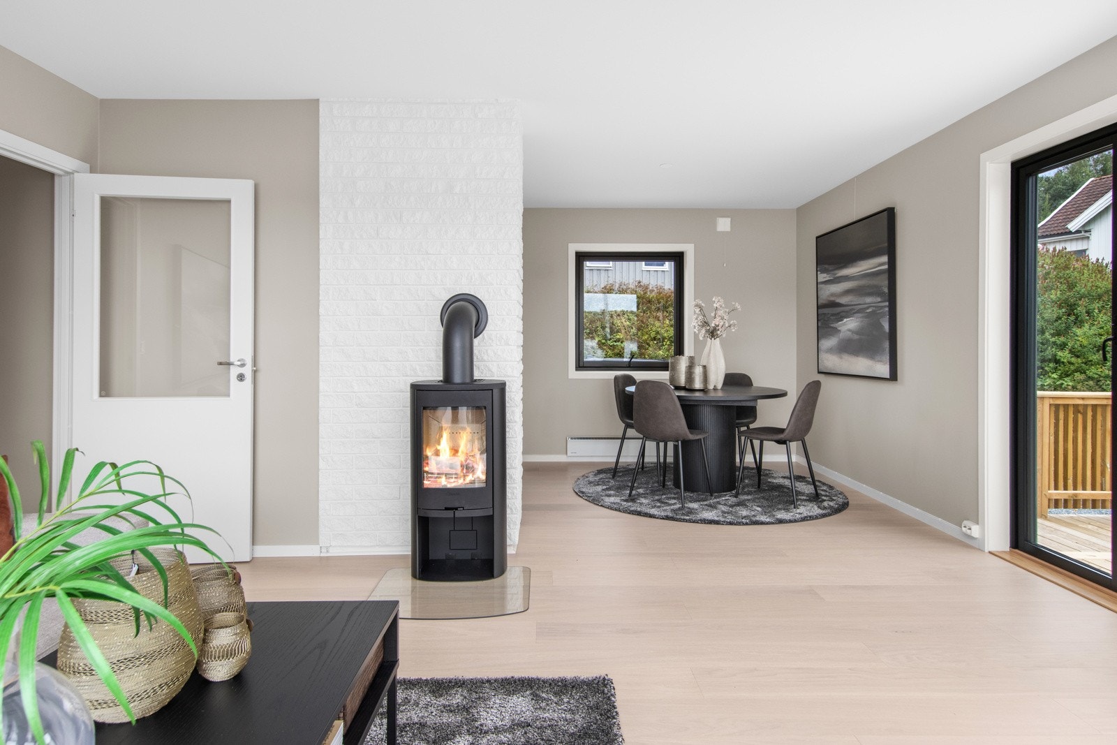 Gode vindusflater som slipper inn masse dagslys. Galleribilde