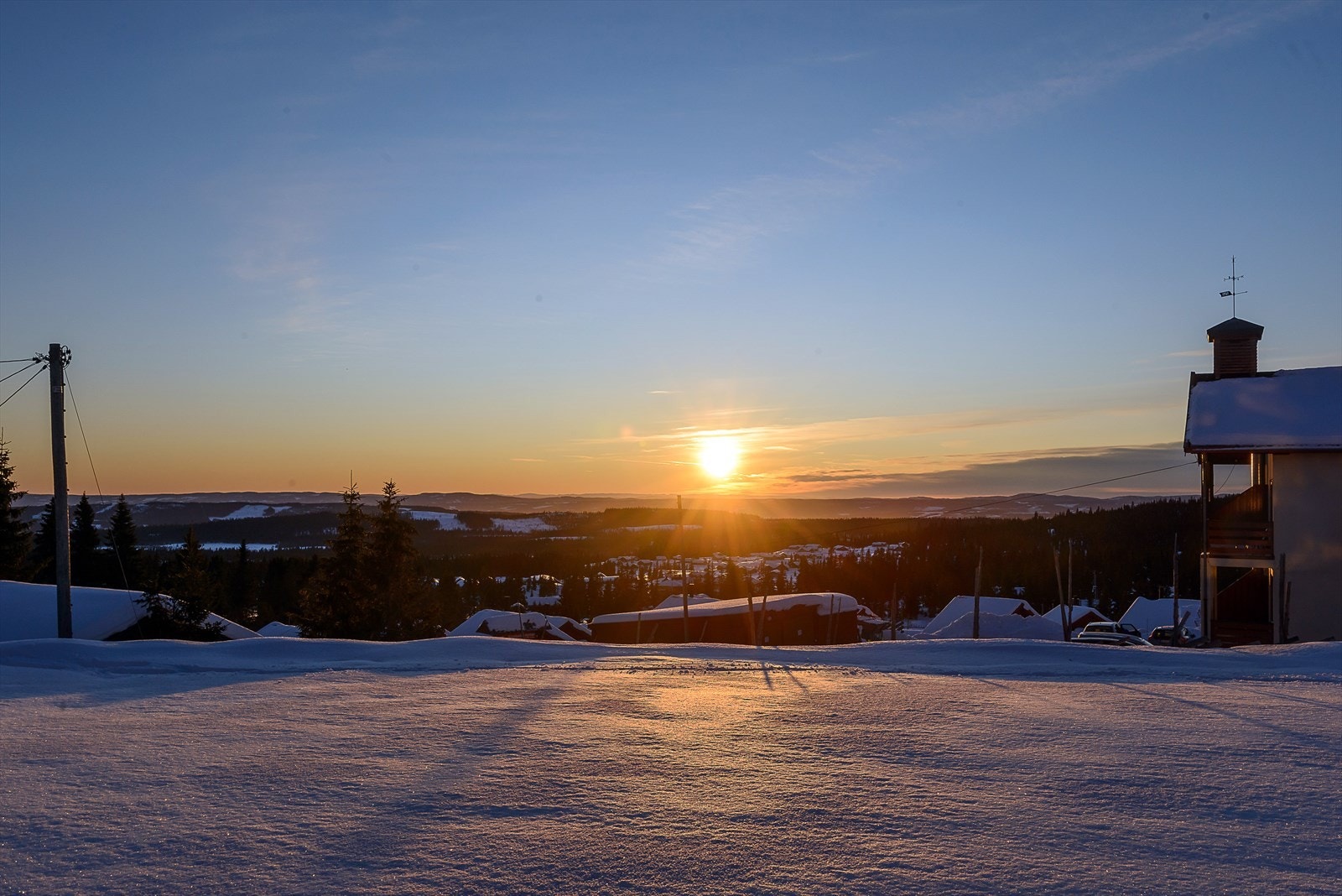 Magisk solnedgang fra eiendommen. Galleribilde