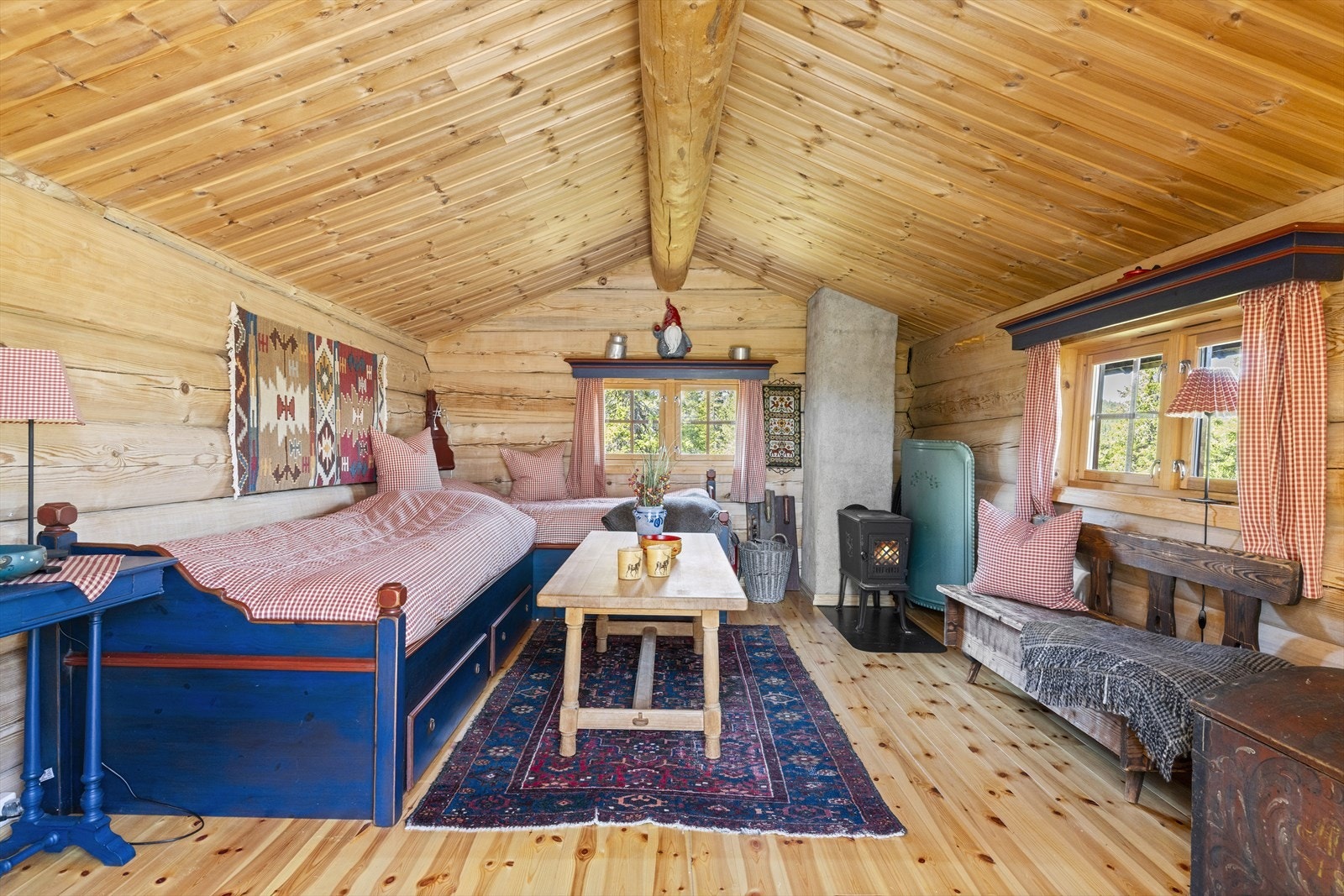 Innredet oppholdsrom eller soverom. Galleribilde