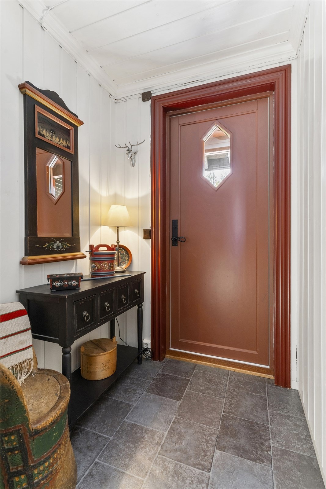 Velkommen inn! Til en gang med fliser. Galleribilde