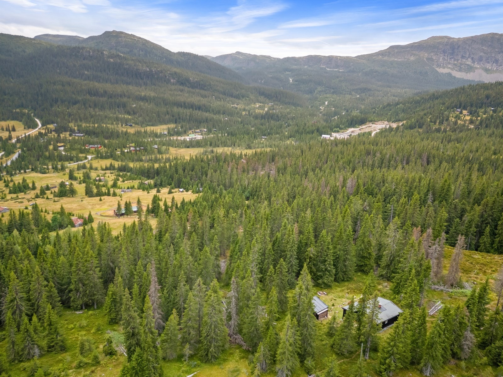 Området er videre kjent for gode turmuligheter sommer som vinter. Galleribilde