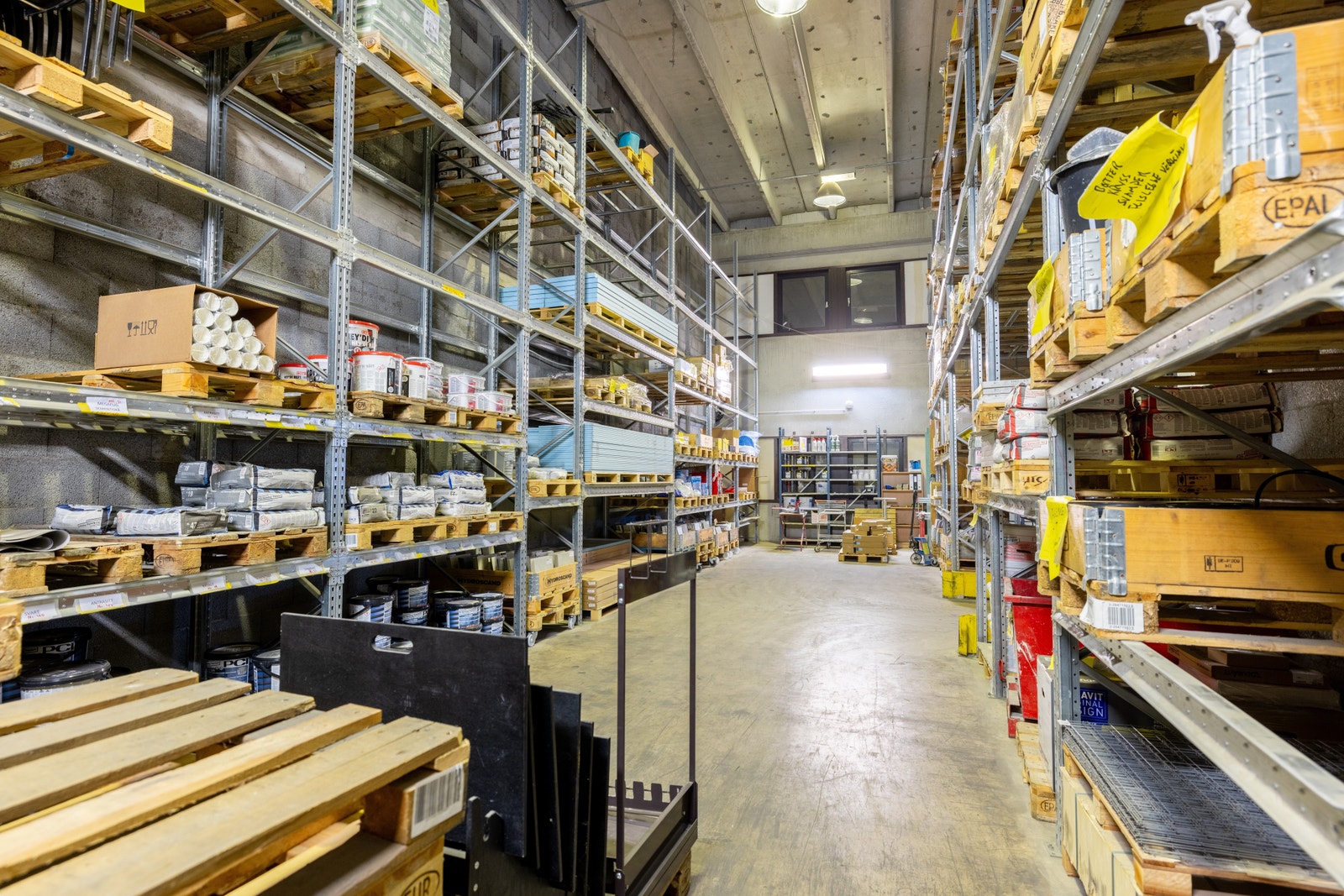 Høytlager på 186,9 m² BTA og ca. 7 meter takhøyde Galleribilde