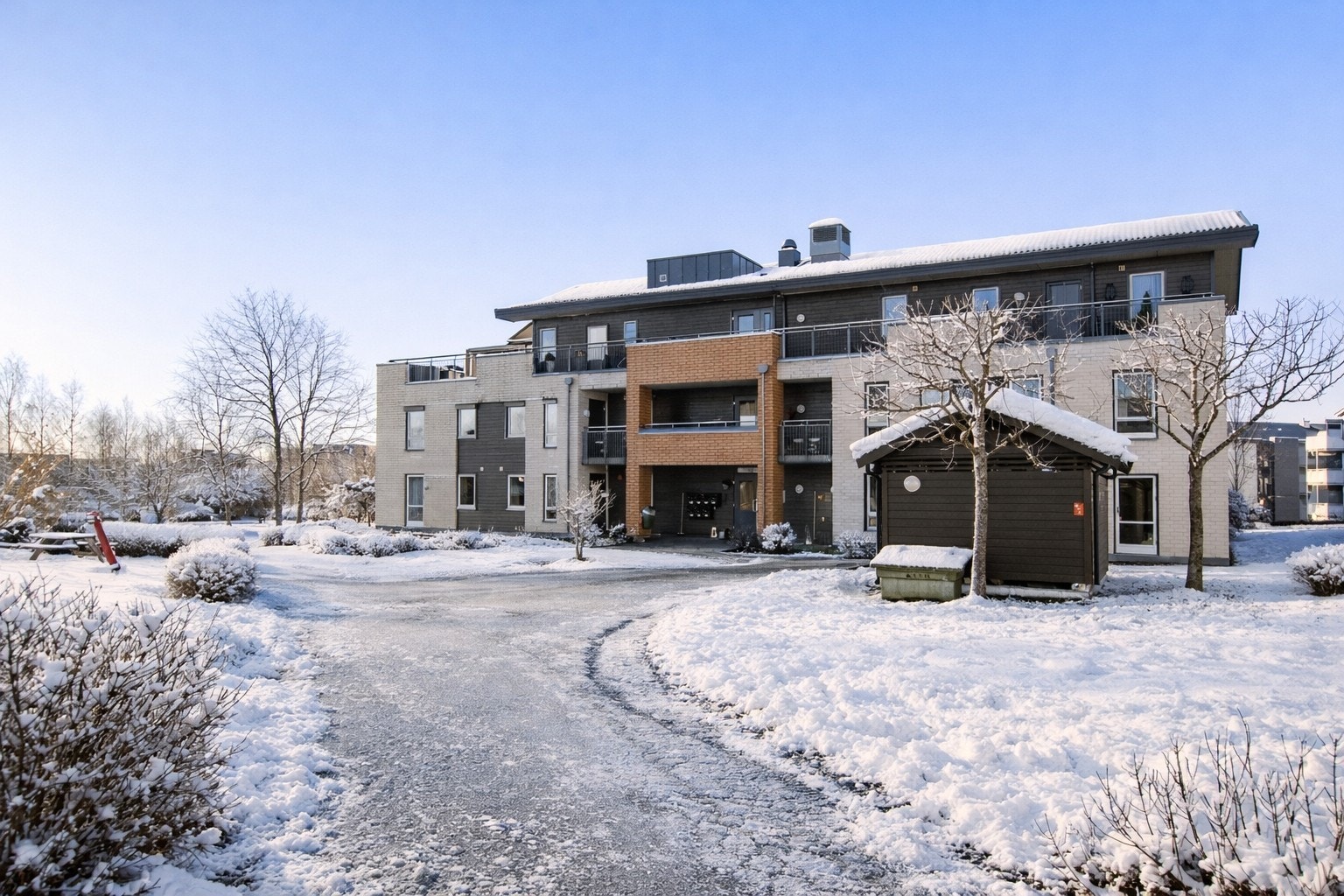 Romslig og åpent med park rundt byggene på Såvegen. Galleribilde