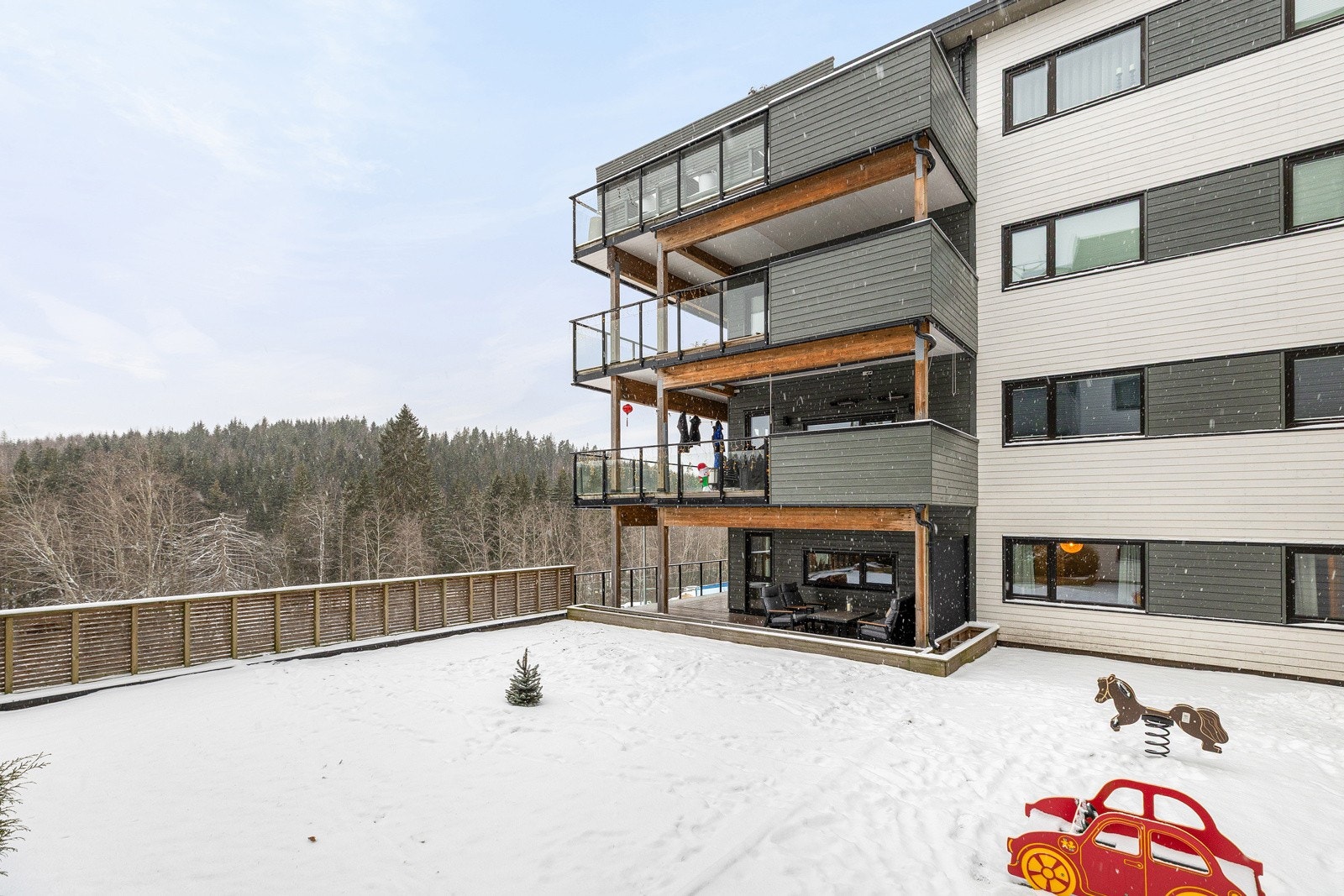 Moderne boligbygg oppført i 2018 Galleribilde