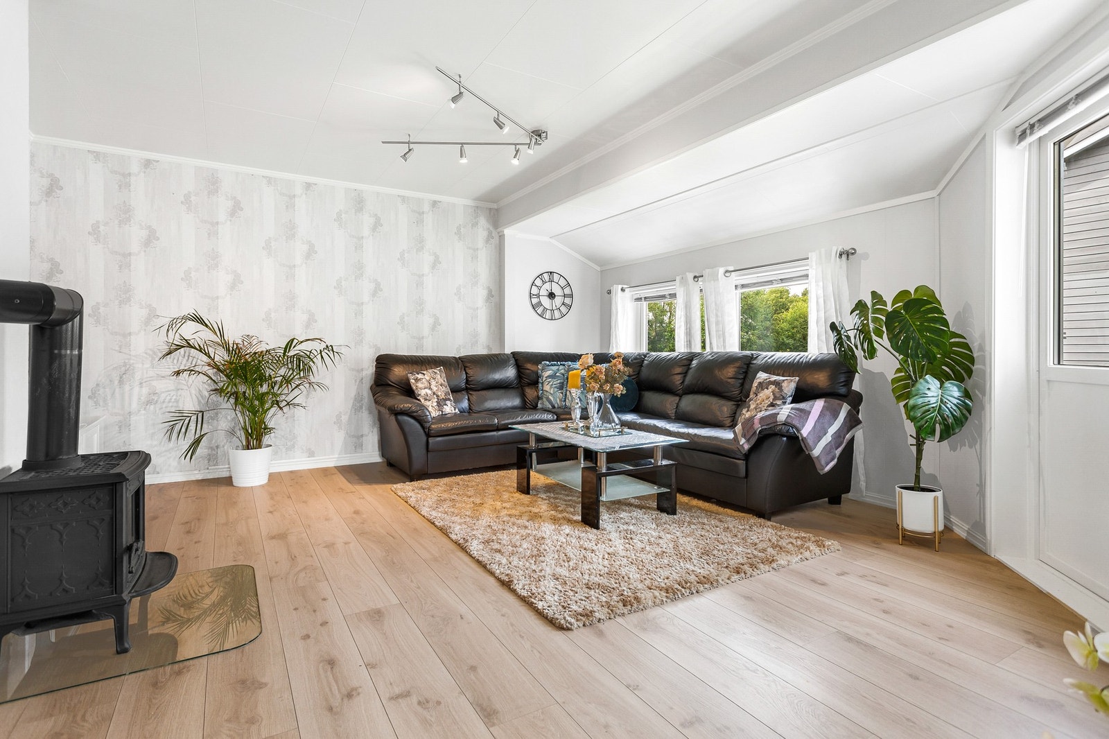 Fra stuen har man enkel adkomst mot privat veranda. Galleribilde