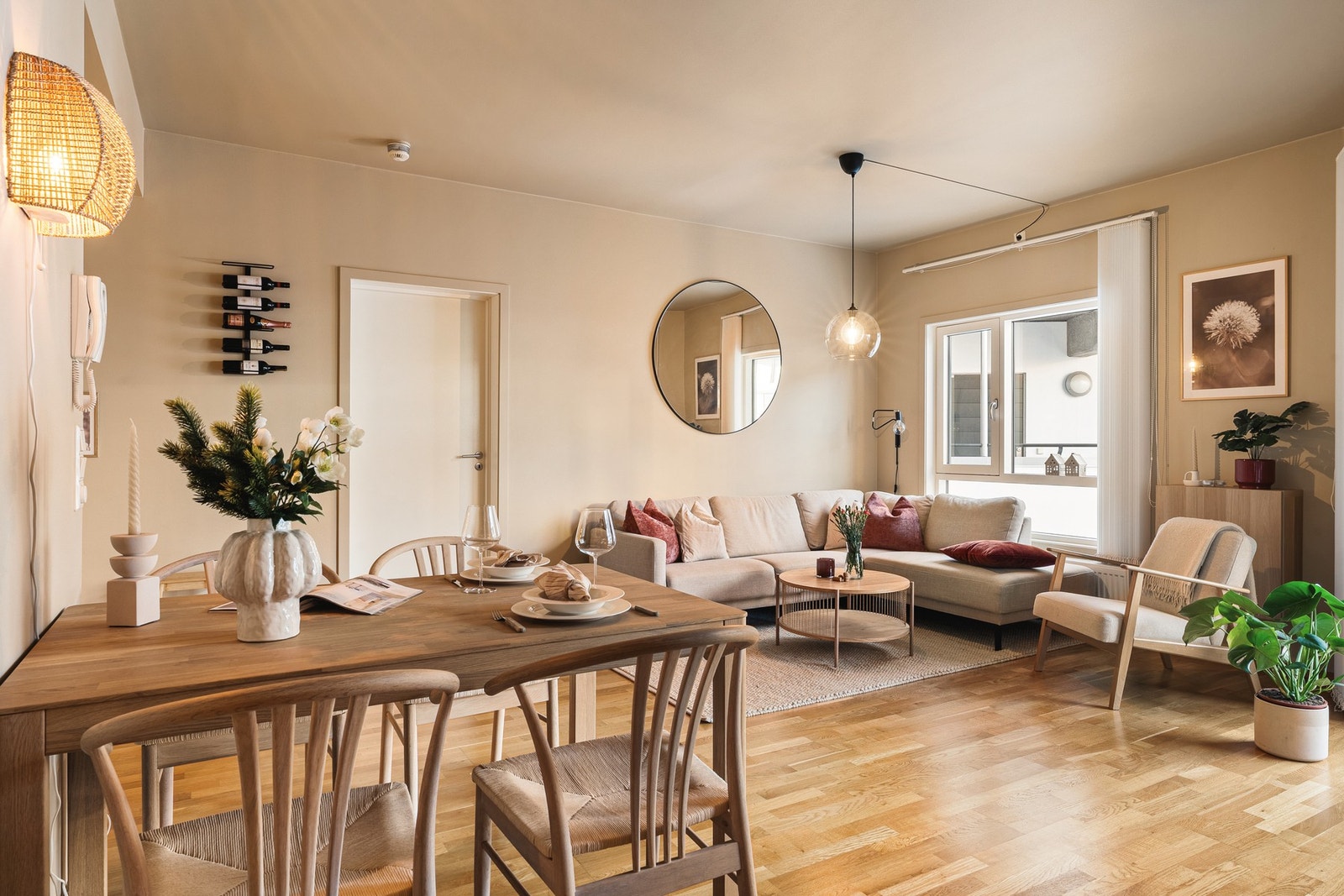 Her får du en gjennomtenkt og funksjonell planløsning med åpen stue- kjøkkenløsning. Galleribilde