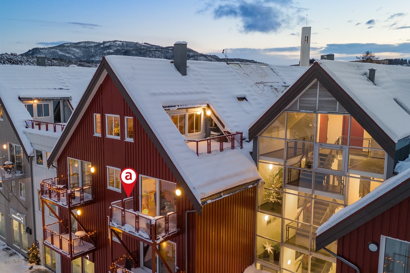 Med leiligheten følger også 1 takterrasse og 1 balkong. Galleribilde