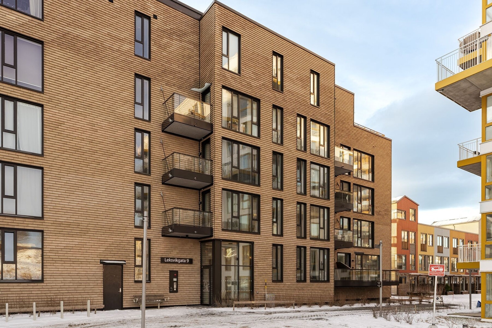 Ringve Botaniske Hage ligger i gangavstand og tilbyr gratis kurs og omvisninger gjennom året. Det er kort vei til både Korsvika og populære Ladestien for tur og rekreasjon. Galleribilde