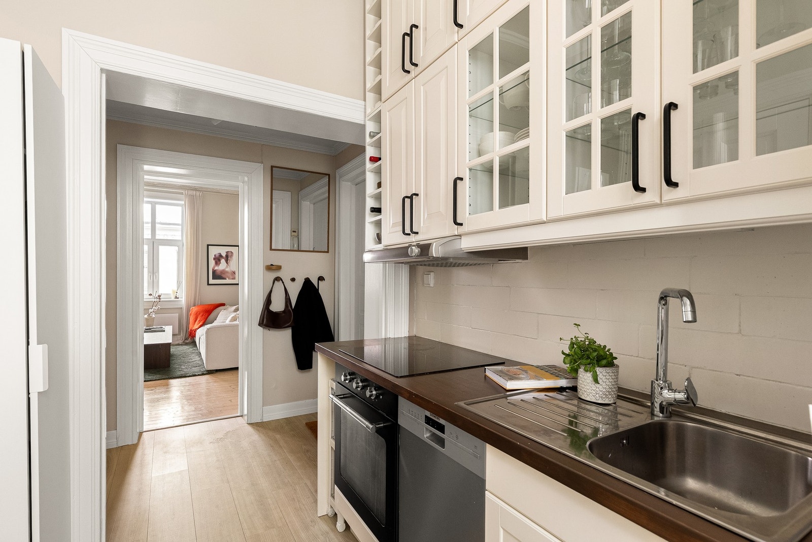 Separat kjøkken fra 2013 satt inn i regi av tidligere eier. Galleribilde