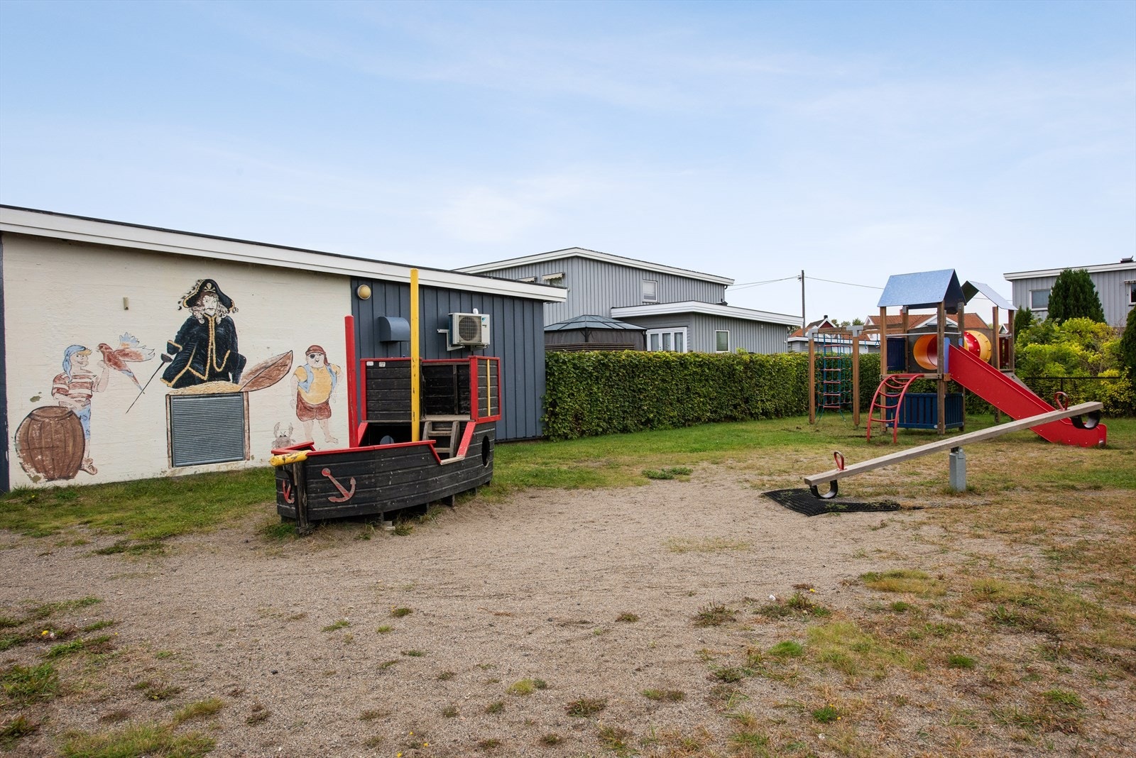 I nærområdet finner man kjekke lekeplasser og trivelige grøntområder. Ypperlig for barnefamilien! Galleribilde